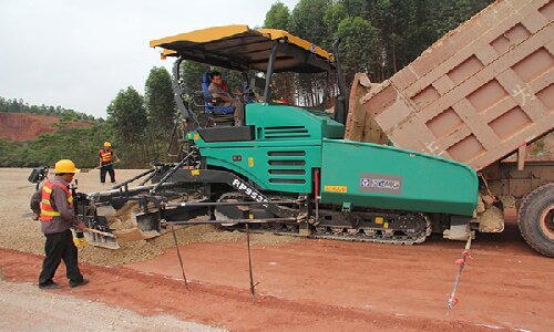 XCMG RP953E