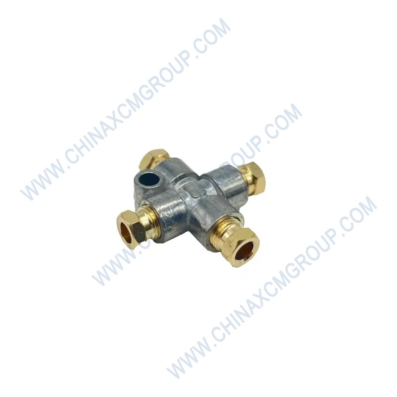 ZL40.12.1 Front Axle Oil Line Tee Connector