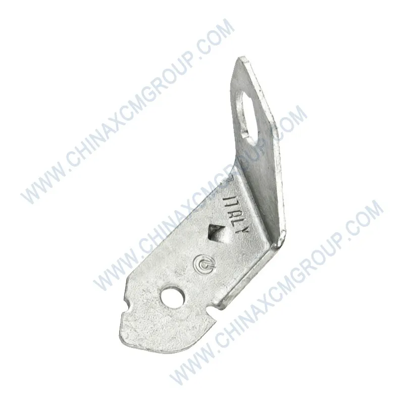 Right Pipe Bracket 332109668